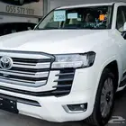 لاندكروزر GXR4 بنزين 2026 ب 327.800 شامل الضريبة