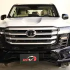 تويوتا لاندكروزر GXR L5 الساير أسود 2024