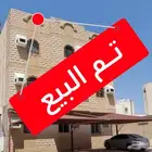 فرصة سكنية إستثمارية عمارة بثلاث أدوار وملحق بدخل 136000