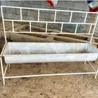معلف تنظيف ذاتي