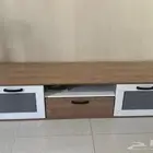طاولة تلفزيون نظيفة