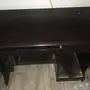 طاولة كمبيوتر مكتبي