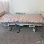 سرير طبي و2 كرسي متحرك