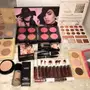 مجموعة مكياج رائعة - فرصة لا تُفوّت!