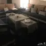 كنب عريض و كبير يتسع لعدد 12 شخص