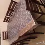طاولة طعام شبه جديدة للبيع