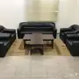 للبيع اثاث مكاتب و طاولات وكنب بحالة ممتازة