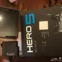 كاميرا GoPro HERO5 Black - شبه جديدة مع إكسسوارات قيمة!