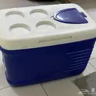 حافظات اطعمه جافه وثلج وعصيرات للبيع على السوم