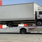 سطحه كبيره لنقل السيارات الكبيرة والصغيرة من جده