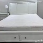سرير للبيع