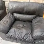 كنب جلد لمكتب نظيف واستعمال قليل