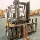 رافعه شوكية  موديل 2006  الحالة الفنية  ممتاز جدا