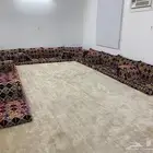 استراحة مؤثثه للايجار السنوي مع ارض مساحة 4500 للايجار