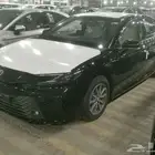 كامري E هايبرد ستاندرد اسود 2025 سعودي