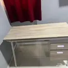 مكتب ممتاز كالجديد تماما