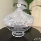 صواني وعلب خشب نظيفة