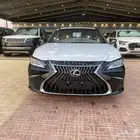 لكزس ES300h AH 2025 سعودي اسود - -ابيض