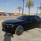بي ام LI735