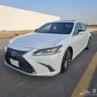 للبيع لكزس ES300h هايبرد 2019 بحالة ممتازة