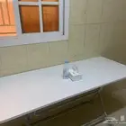 مجموعة اثاث للبيع ادراج طاوله بوتاجاز دولاب