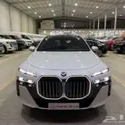 بي ام دبليو 735i 2025 ابيض داخل احمر الفئة السابعة خليجي