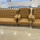 كنب مكتبي جلد فخم مريح الجلوس صيني وطني جميع أنواع متوفر