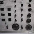 شبك معدني. سلم البلوك الاسمنتى المجافن