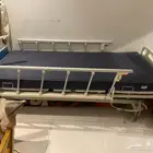 سرير كهربائي لذوي الاحتياجات الخاصة