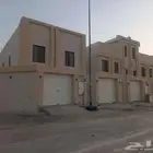 دور علوي مع ملحق على السطح في حي عكاظ الشفا مع تسهيلات بنكية