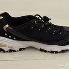 جزمة نسائية سكيتشرز أصلية 100