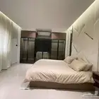 غرفة نوم مودرن (سرير   طاولات جانبية   دولاب )