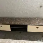 طاولة تلفزيون