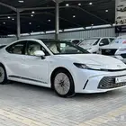 كامري LE فتحة بانوراما أبيض هايبرد 2025