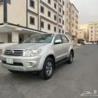 فورتشنر 2011 قير عايدي نظيف جدا