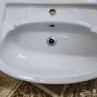 للبيع حوض خزف سعودي نظيف من دون قاعدة