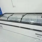 فريز ارضي واجهة زجاج منحني