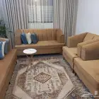 طقم كنب شبه جديد للبيع مع السجاد