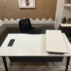 بيع مستعجل مكتب مع دولاب وكرسي - بريدة