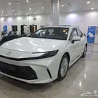 كامري LE بنزين فتحة لون أبيض 2025