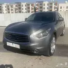 Infiniti QX70s