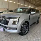 نيسان باترول بلاتنيوم موديل 2025 - خليجي - فضي احمر