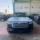 تويوتا لاند كروزر GXR L4 بنزين اسود موديل 2025 سعودي