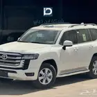 تويوتا لاندكروزر L2 _ بنزين موديل 2025 لدي شركة ابن ذياب