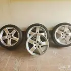 شبح وابو عيون