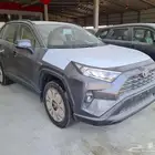 راف فور XLE 2025. بنزين