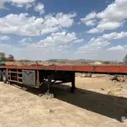 للايجار تريله بالسواق عليها سطحه 13.60