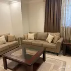 طقم كنب تركي 7 مقاعد طاولات عدد 3 ستاره  عدد 2 نظيف جدا