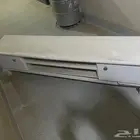 طاولة للتلفزيون او لتحف صغيرة