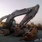 للبيع بوكلين فولفو مع الشاكوش موديل 2005 الحالة ممتاز جدا